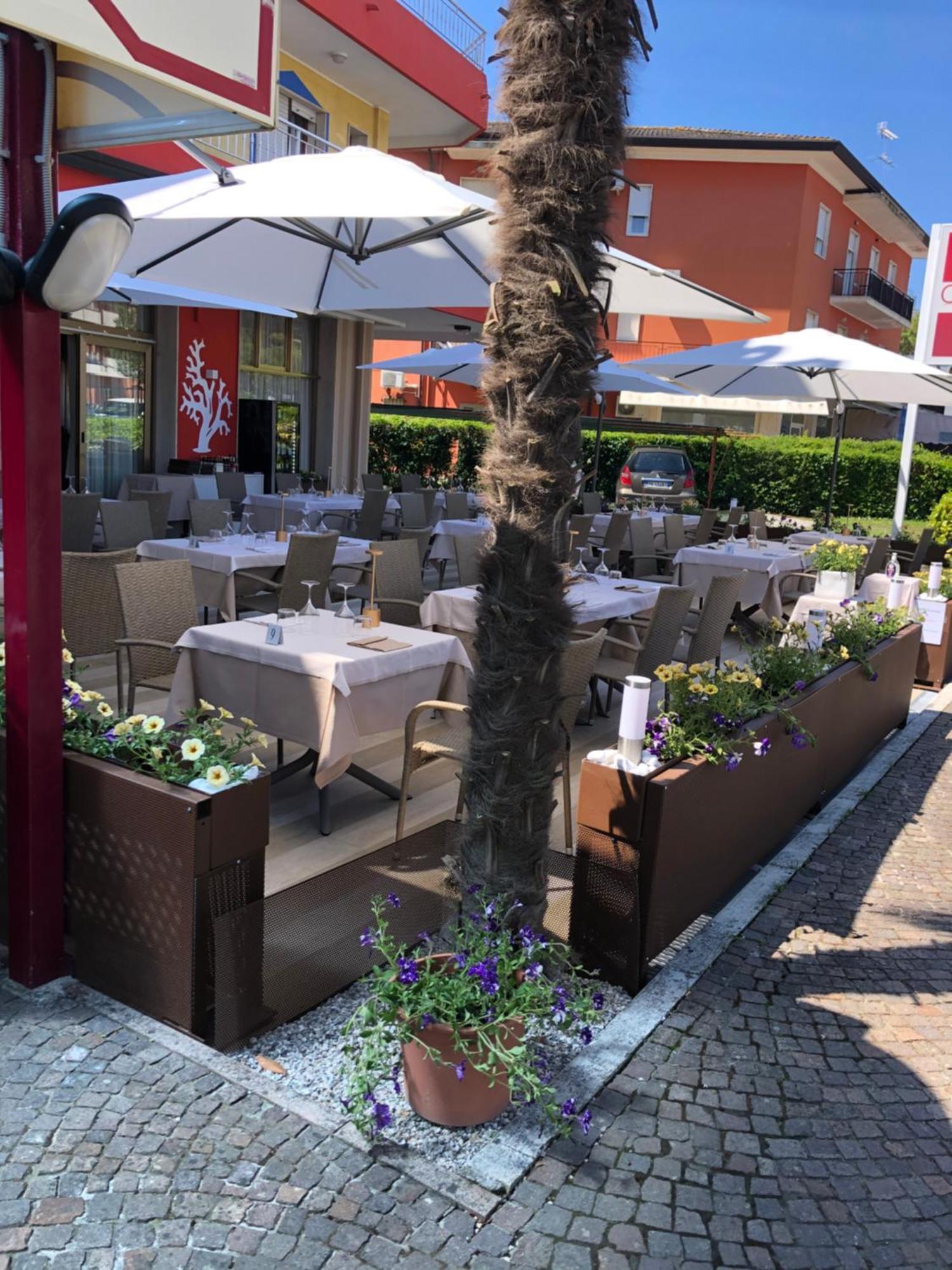 Hotel Corallo Eraclea Mare Exterior photo